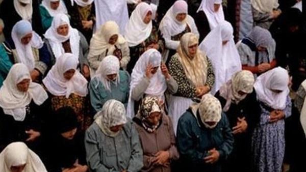 ما حكم إمامة المرأة للمرأة في الصلاة؟ !