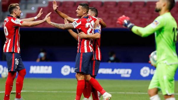 أتلتيكو مدريد يكشف عن إسمي لاعبيه المصابين بكورونا