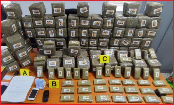 توقيف سيارة محملة ب90 كلغ من المخدرات بأحد شوارع تطوان