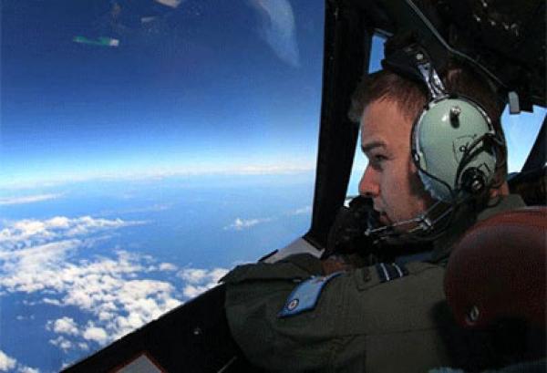 العالم بدأ يفقد الأمل في العثور على الطائرة الماليزية