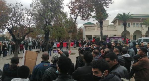 وقف إضراب عن الطعام لحاملي شهادات بفاس بعد مبادرات وساطة للجنة جهوية لحقوق الإنسان