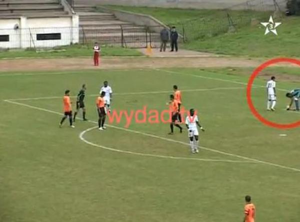 حارس نهضة بركان و أغرب هدف في تاريخ البطولة