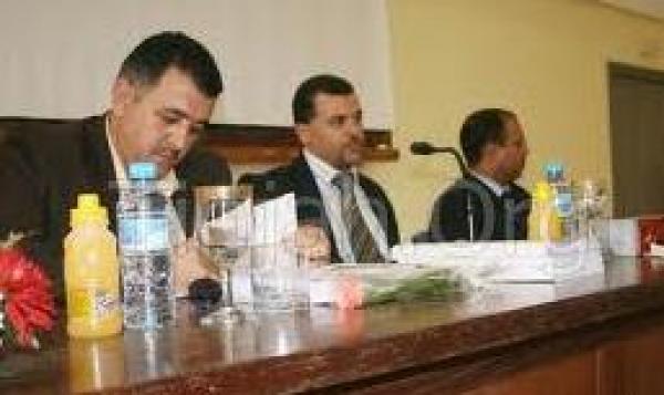 بنكيران يستفتي عن محضر20 يوليوز وأساتذة القانون يجيبون