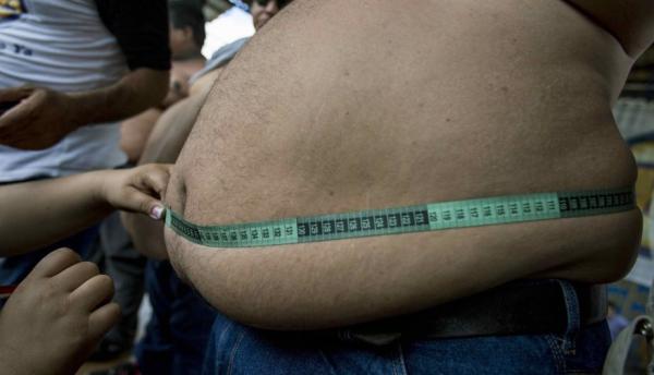 بالفيديو: نيكاراغوا تختار صاحب "أكبر كرش" بمناسبة عيد الأب