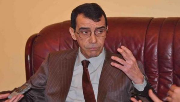 جنرال جزائري فضح مجازر نظام الجنرالات في العشرية السوداء فتم  سجنه