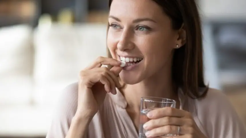 المكملات الجمالية... هل تمنح فعلاً توهّجاً للبشرة أم أنّها مجرد موضة؟