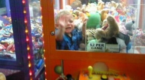 بالفيديو: شاهد أغرب مكان يمكن أن يختبىء فيه رضيع شقي