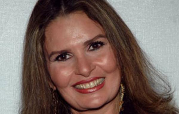 الفنانة المصرية يسرا تشتري فيلا فاخرة بمراكش و تنوي الاستقرار بالمغرب