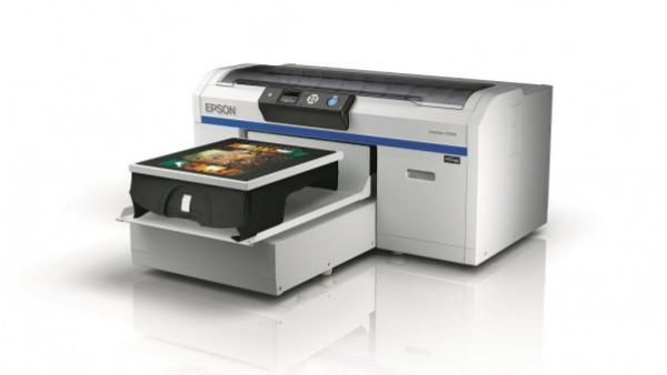 “إبسون” تطلق طابعة جديدة للطباعة على الملابس