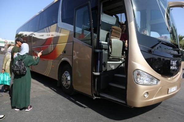 "الشروط التعجيزية" تدفع أرباب نقل المسافرين إلى تأجيل استئنافهم العمل (فيديو)