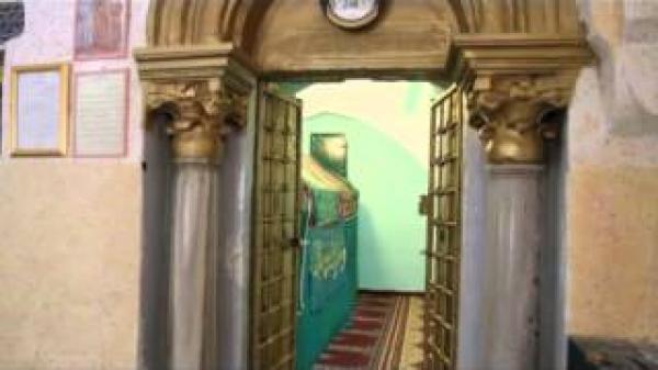 مقام النبي موسى عليه السلام يطل على البحر الميت