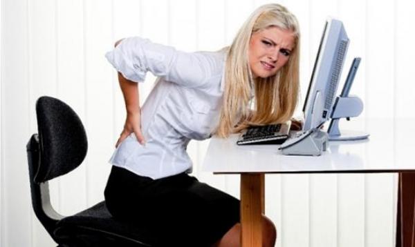 8 أمراض يسببها الجلوس الطويل أمام الكمبيوتر