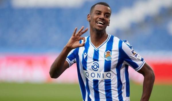 نيوكاسل الإنجليزي يتعاقد مع السويدي ألكسندر إيزاك قادما من ريال سوسيداد