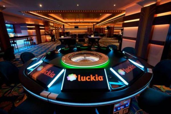 أثرياء المغرب يتهافتون على صالات القمار بسبتة لهذا السبب..!