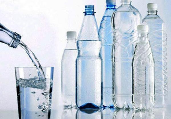 هل تسبب عبوات المياه البلاستيكية السرطان؟