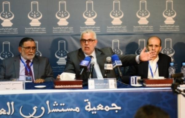 بنكيران في وجه من يطالبه بالاستقالة : أنا رئيس الحكومة بإرادة الله و إرادة الشعب المغربي و تعيين جلالة الملك