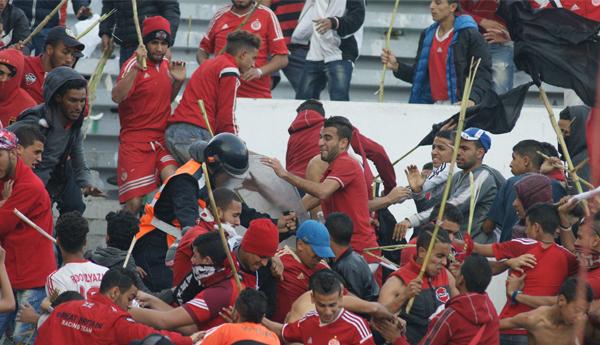 بلاغ : توقيف 43 شخصا متورطا في أفعال إجرامية وأعمال الشغب أثناء مباراة الديربي بين الوداد والرجاء 