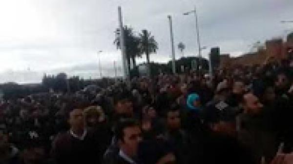 مسيرة النقابات التعليمية ضد الاعفاء و الترسيب