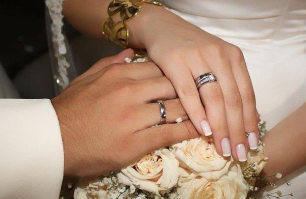 قال بأنه انتظر بما فيه الكفاية.. شخص يثير ضجة بزواجه بعد وفاة زوجته بأربعة أيام فقط ليجد نفسه أمام مشكل جديد