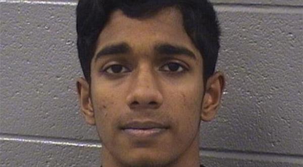 طالب يغتصب زميلته لتقليد فيلم "50 ظلاً للرمادي"