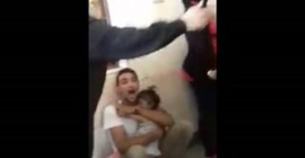 بالفيديو.. لحظة اختطاف طفل من والده بمحطة مترو «غمرة» في مصر