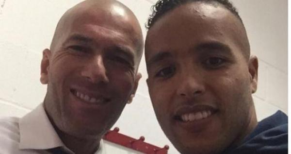 صورة : هكذا علق "يوسف العربي" على سيلفي جمعته بـ"زيدان"