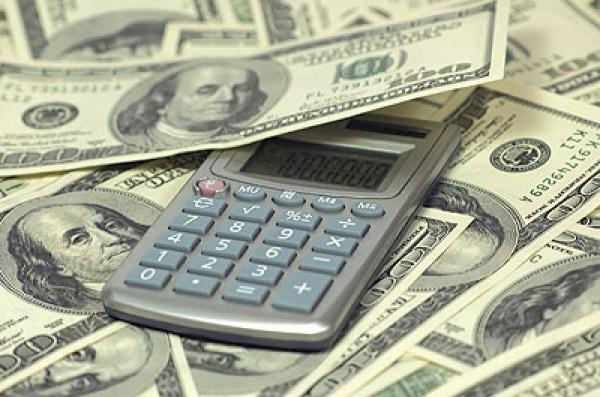 ارتفاع قياسي للدولار في 16 شهرا لهذه الأسباب