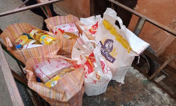 سلطات خنيفرة  تواصل عملية توزيع 35 ألف قفة من المساعدات  للأسر المعوزة