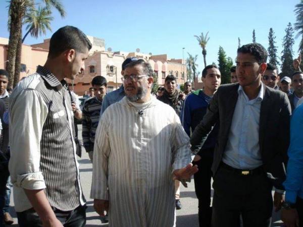 إيقاف  محاضرة لعبد الله النهاري بكلية الأداب بمراكش بعد وصفه لـلسيسي بالملعون