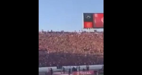 لقطة أسطورية.. تشجيع جنوني لجماهير الوداد قبل مواجهة الأهلي