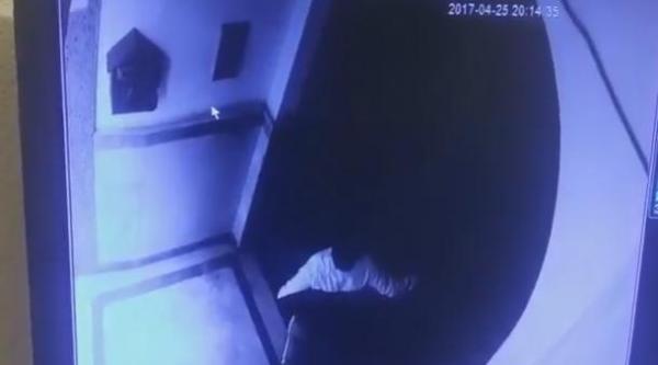 كاميرا المرقبة تضبط لصا يقتحم منزل بالبيضاء في غياب أصحابه