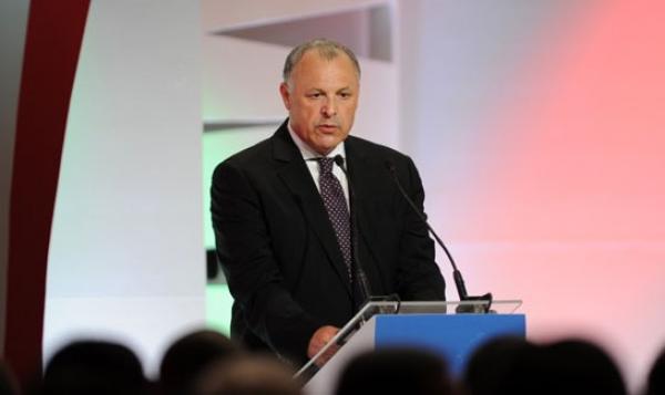 بعد هزيمة "الفراعنة"...رئيس الاتحاد المصري يستقيل من منصبه