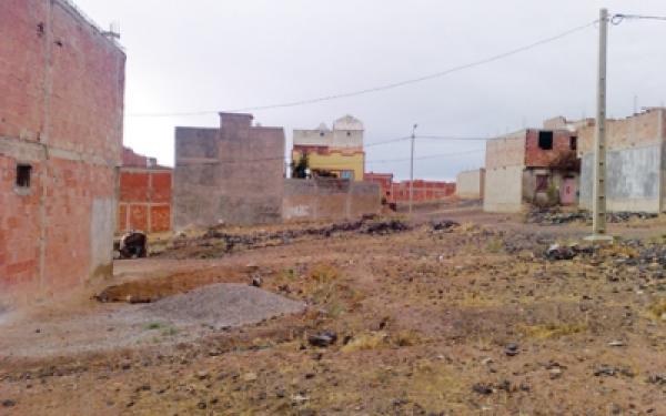 سكان حي «حاسي ليبيا» يهددون باللجوء إلى البناء العشوائي بوجدة 