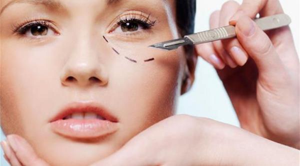  بالنسبة للبعض ترفع عمليات التجميل من مستوى الثقة بالنفس 