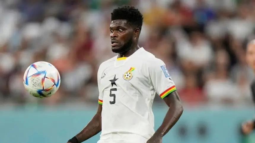 كورة عالميةكندا تفضح نجم منتخب غانا توماس بارتي وتكشف سبب منعه من دخول أراضيهاكشفت صحيفة "ذا صن" البريطانية، يوم الأربعاء 17 يونيو 2026، أن الدولي الغاني توماس بارتي قد مُنع رسمياً من دخول الأراضي الكندية للمشاركة في نهائيات