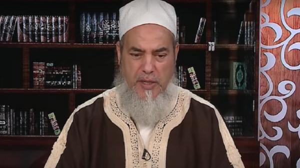 توقيف برنامج الشيخ شمس الدين الجزائري بسبب فتوى حول زكاة الفطر (فيديو)