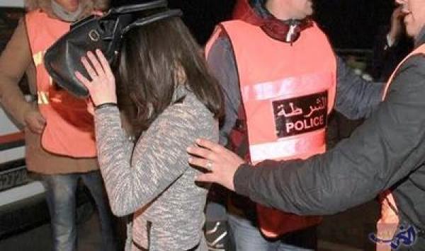 اعتقال عصابة اجرامية بالجديدة تسخر فتاة فاتنة للإيقاع بضحاياها