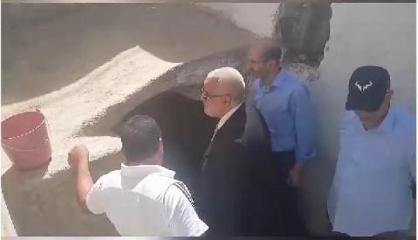 بنكيران يزور العين التي كان يشرب منها ايام طفولته بفاس