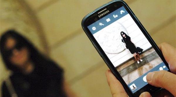 كثرة التقاط الصور تضر الذاكرة