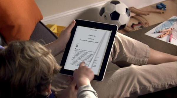 دراسة: القراءة من كمبيوتر لوحي قد تسبب نوماً غير مريح