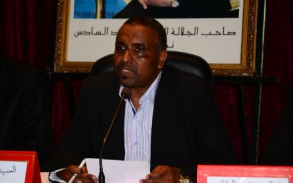 تبهديلة بالصورة..هكذا رد رئيس جماعة المحمدية على مواطن انتقد سفره إلى روسيا وترك المدينة في حالة مزرية