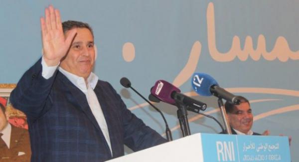أخنوش يعلن من أكادير أن الأحرار "ناس الكلمة والمعقول" وهذا جعل مئة ألف مغربي ينخرط في الحزب خلال سنة واحدة
