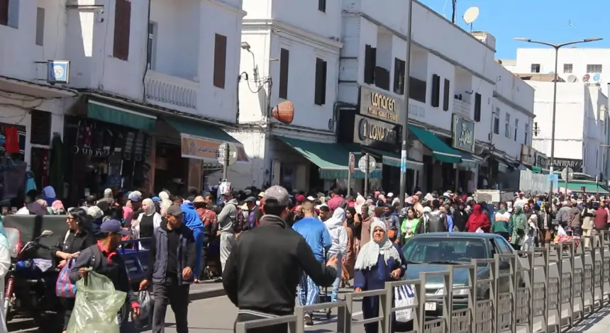 طوفان بشري وحركة غير عادية يعرفها كراج علال قبيل عيد الفطر