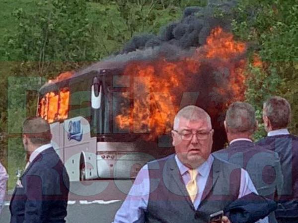 حريق مهول يشب في حافلة مدعووين لحفل زفاف