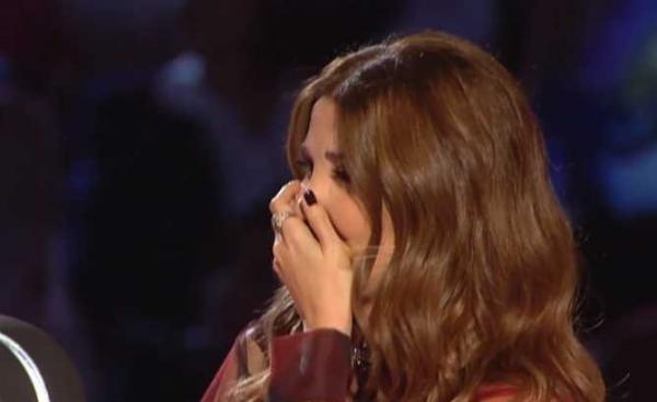 نانسي عجرم تدخل في نوبة بكاء وتغادر كرسي "ذا فويس كيدز" (فيديو)