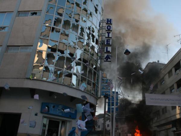 قتيل و46 جريحاً في مدن مغربية في أعقاب مسيرات تطالب بإسقاط الحكومة