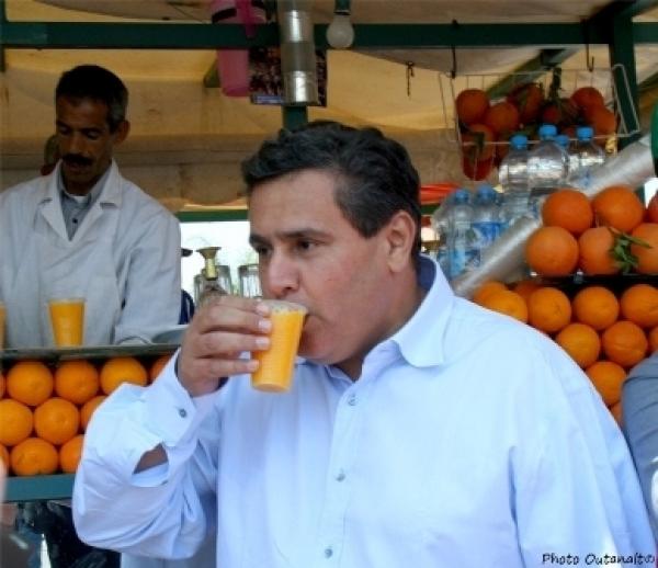  أخنوش ومراتو كيشربو العصير فجامع لفنا