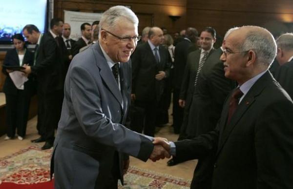 الأصالة والمعاصرة وحزب الاستقلال يقرران التصويت لصالح مشروع الدستور الجديد