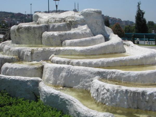 حمّامات المياه المعدنية في المغرب حياة نظيفة وعلاج طبي 