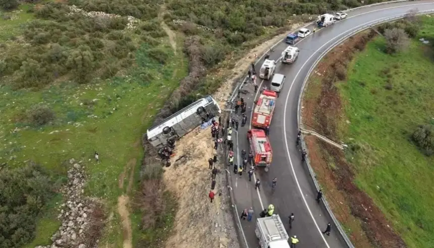 مأساة في تركيا.. 16 قتيلاً وعشرات الجرحى في حادثين مروريين متزامنين